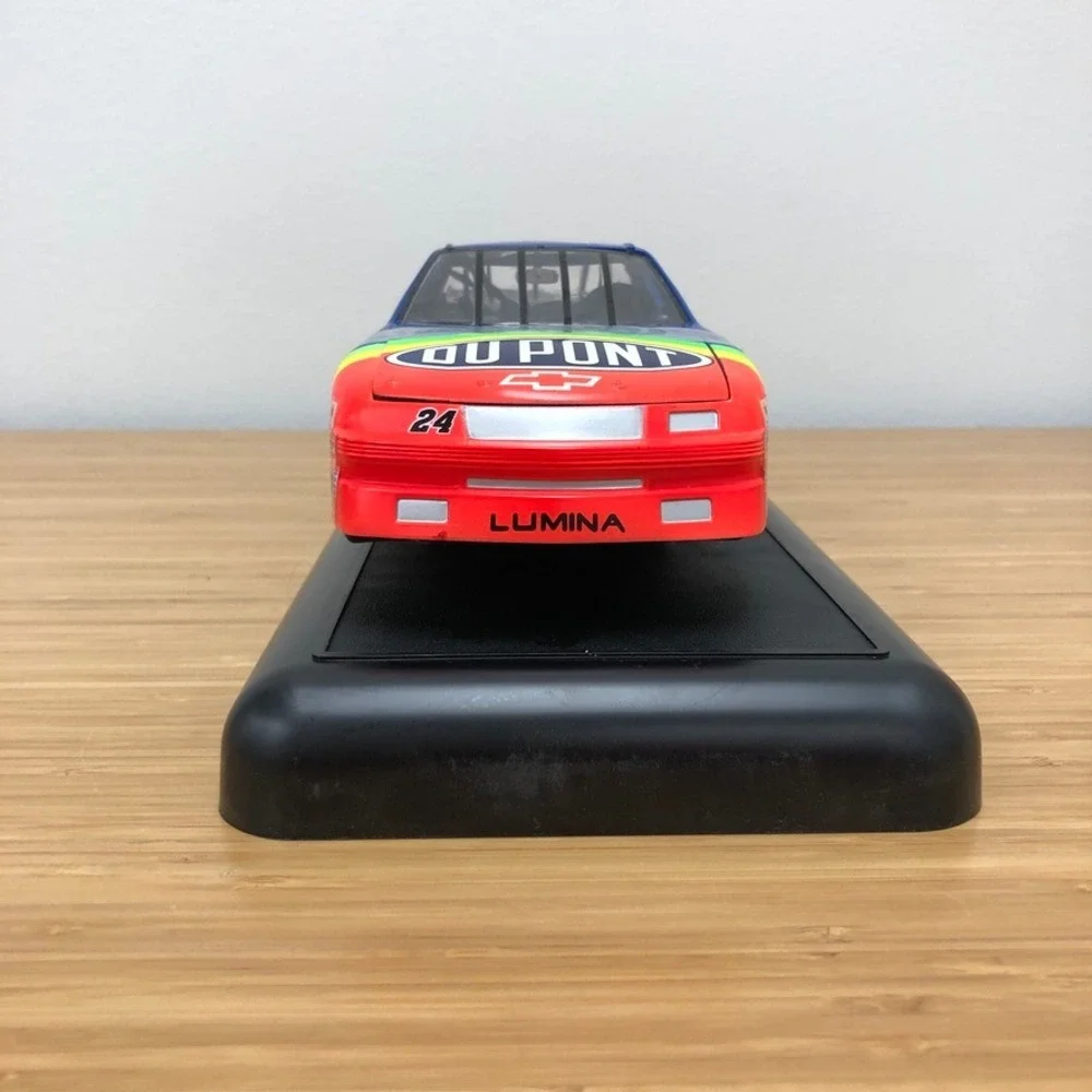 Action Performance Jeff Gordon 24 1:24 Adult Rainbow DuPont Chevrolet Lumina Car